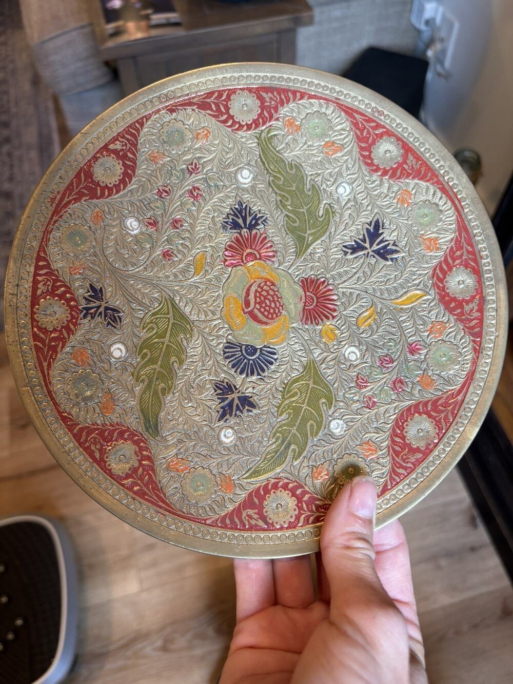 VINTAGE BRASS ENAMEL RELIEF MOROCCAN MULTICOLOR ROUND DECORATIVE PLATE